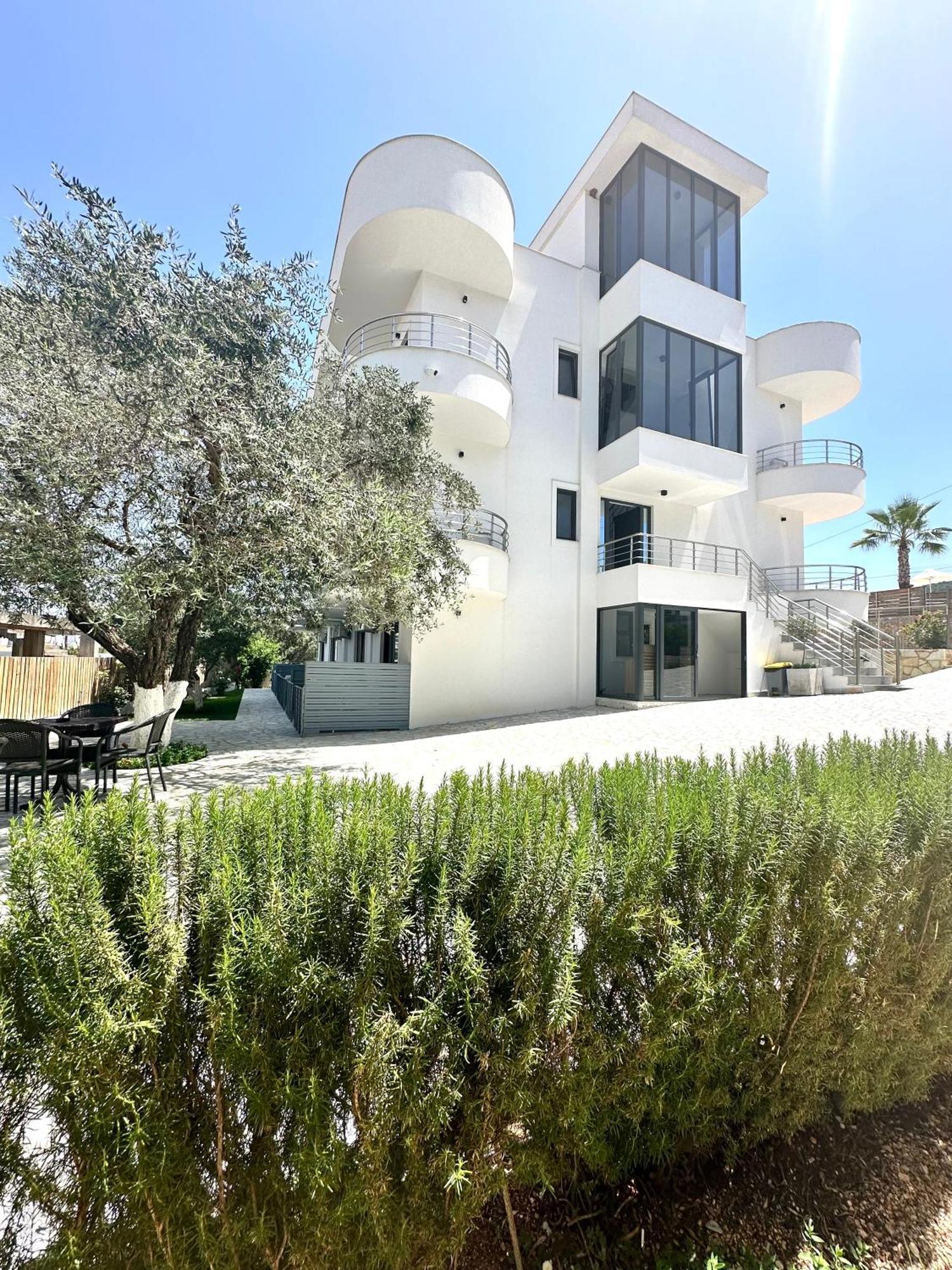 J&B Hotel Ksamil Exterior foto